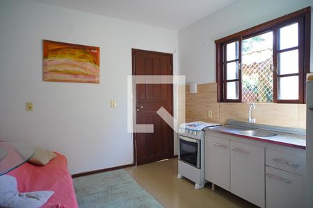Sala - Cozinha de apartamento para alugar com 1 quarto, 29m² em Lagoa da Conceição, Florianópolis