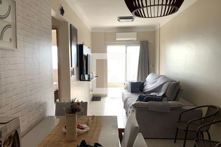 Sala de apartamento para alugar com 2 quartos, 57m² em Nova Mirim, Praia Grande
