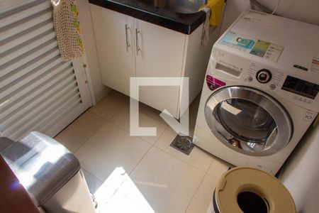 Casa de condomínio para alugar com 240m², 2 quartos e 4 vagas Casa de condomínio para alugar com 240m², 2 quartos e 4 vagasÁREA DE SERVIÇO