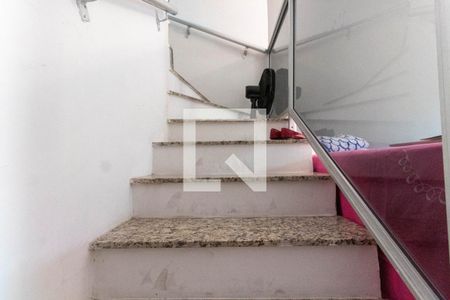 Escada de casa à venda com 2 quartos, 65m² em Jardim Nordeste, São Paulo