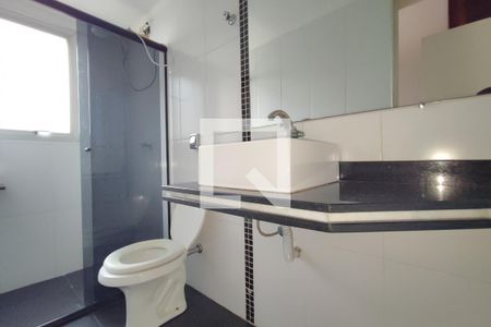 Banheiro de apartamento à venda com 1 quarto, 51m² em Centro, Campinas