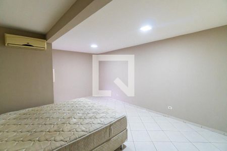 Quarto 1 de casa para alugar com 3 quartos, 200m² em Vila Fachini, São Paulo