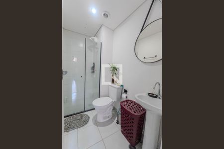 Banheiro de kitnet/studio para alugar com 1 quarto, 24m² em Bela Vista, São Paulo