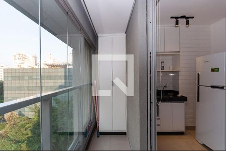 Varanda de kitnet/studio para alugar com 1 quarto, 26m² em Pompeia, São Paulo