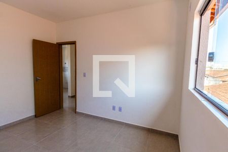 Quarto 1 de casa de condomínio para alugar com 2 quartos, 50m² em Maracanã, Praia Grande