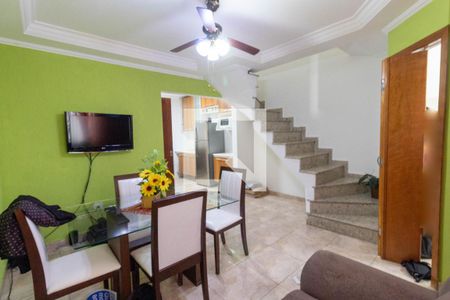 Sala de casa de condomínio à venda com 2 quartos, 70m² em Vila Euthalia, São Paulo