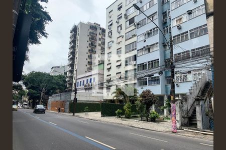 Apartamento para alugar com 60m², 1 quarto e 1 vagaEdifício -  Rua