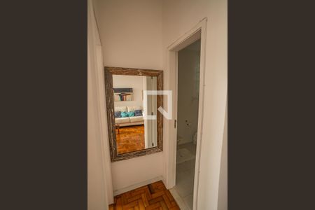 Apartamento para alugar com 60m², 1 quarto e 1 vagaEspelho corredor 