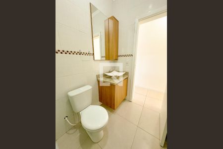 Casa para alugar com 111m², 3 quartos e 2 vagasBanheiro