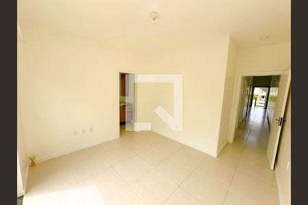 Casa para alugar com 111m², 3 quartos e 2 vagasSuite