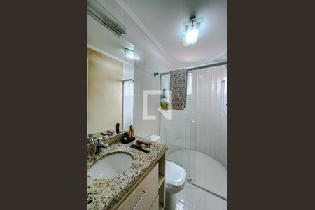 Banheiro da Suíte de casa para alugar com 2 quartos, 55m² em Vila Invernada, São Paulo