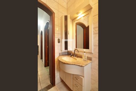 Casa à venda com 270m², 3 quartos e 3 vagasBanheiro Social