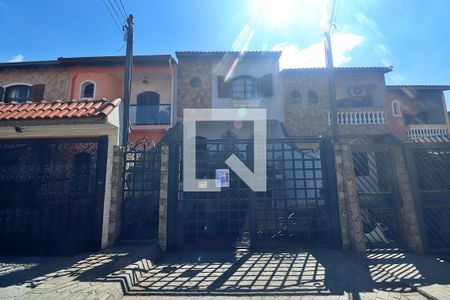 Casa à venda com 270m², 3 quartos e 3 vagasFachada