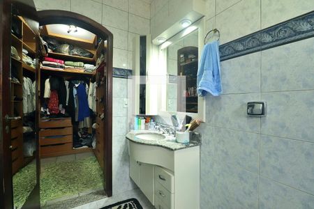 Casa à venda com 270m², 3 quartos e 3 vagasSuíte - Banheiro do Quarto 1