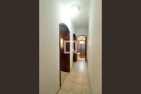 Casa à venda com 270m², 3 quartos e 3 vagasCorredor