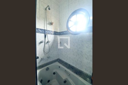 Casa à venda com 270m², 3 quartos e 3 vagasSuíte - Banheiro do Quarto 1