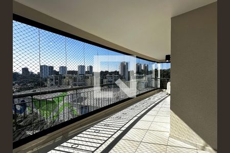 Apartamento para alugar com 171m², 3 quartos e 3 vagasVaranda