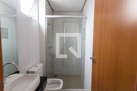 Banheiro da Suíte de apartamento para alugar com 3 quartos, 80m² em Santa Efigênia, Belo Horizonte