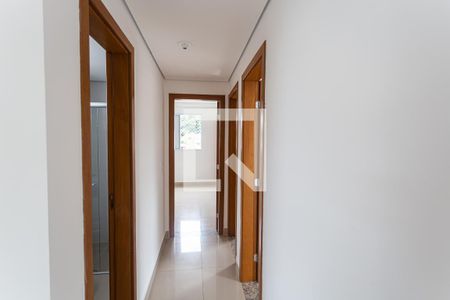 Corredor de apartamento para alugar com 3 quartos, 80m² em Santa Efigênia, Belo Horizonte