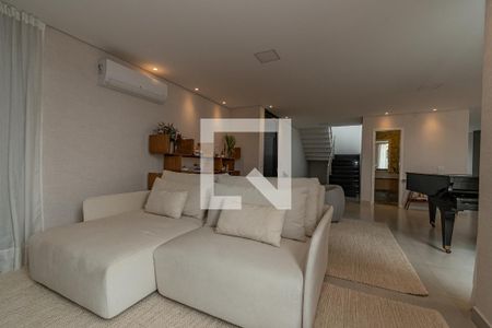 Sala de Estar/TV de casa de condomínio à venda com 3 quartos, 239m² em Bairro das Palmeiras, Campinas