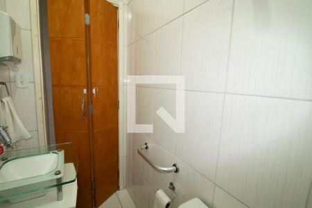 Casa à venda com 280m², 4 quartos e 3 vagasBanheiro social