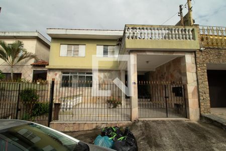 Casa à venda com 280m², 4 quartos e 3 vagasFachada