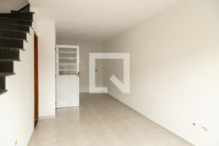 Casa de condomínio à venda com 60m², 2 quartos e 1 vagaSala