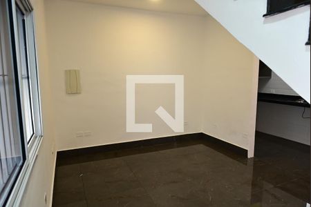 sala de casa para alugar com 2 quartos, 50m² em Guilhermina, Praia Grande