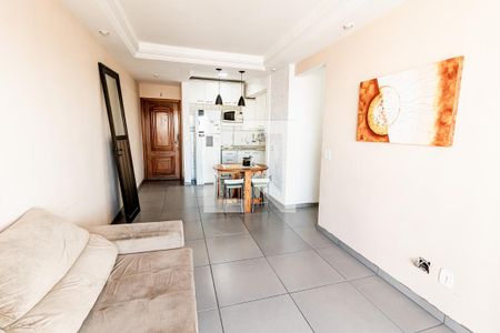 Apartamento à venda com 74m², 3 quartos e 1 vaga Apartamento à venda com 74m², 3 quartos e 1 vagaSala