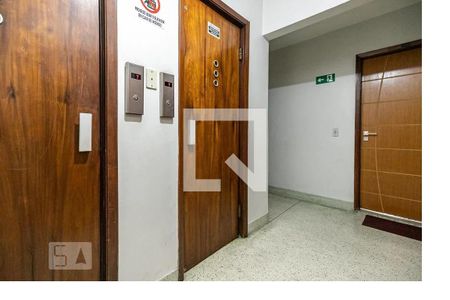 Apartamento à venda com 70m², 2 quartos e 1 vagaHall social