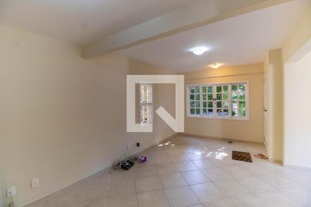 Sala de casa para alugar com 5 quartos, 360m² em Itaipu, Niterói