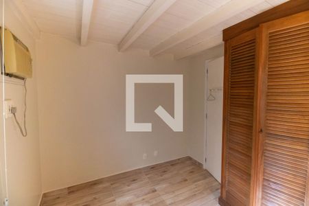 Quarto 1 de casa para alugar com 5 quartos, 360m² em Itaipu, Niterói