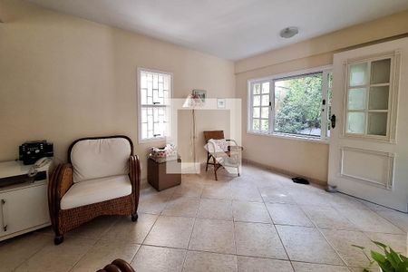 Sala de casa à venda com 5 quartos, 360m² em Itaipu, Niterói