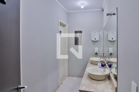 Banheiro de kitnet/studio para alugar com 1 quarto, 9m² em Butantã, São Paulo