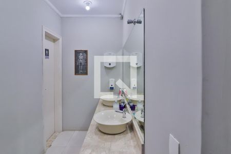 Banheiro de kitnet/studio para alugar com 1 quarto, 9m² em Butantã, São Paulo