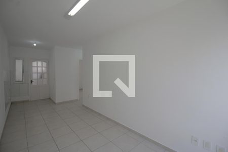Casa de condomínio para alugar com 60m², 2 quartos e 1 vagaSala/Cozinha