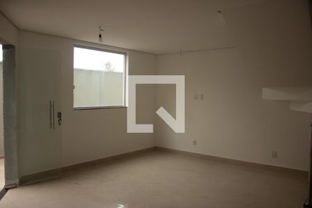 Sala 1 de casa à venda com 3 quartos, 140m² em Alvorada, Contagem