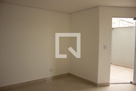 Sala 1 de casa à venda com 3 quartos, 140m² em Alvorada, Contagem
