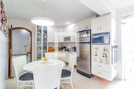 Casa à venda com 235m², 3 quartos e 2 vagas Casa à venda com 235m², 3 quartos e 2 vagasCozinha