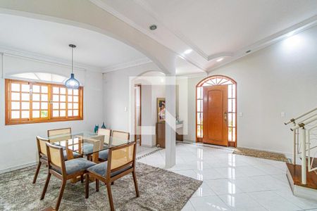 Sala de casa à venda com 3 quartos, 235m² em Cidade São Francisco, São Paulo