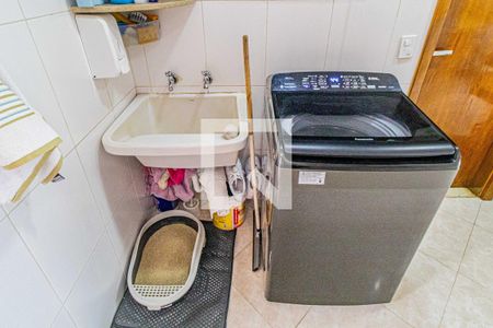 Casa à venda com 235m², 3 quartos e 2 vagas Casa à venda com 235m², 3 quartos e 2 vagasLavanderia