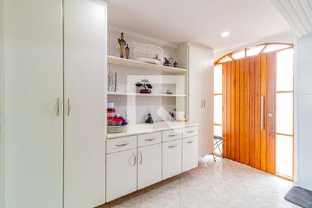 Casa à venda com 235m², 3 quartos e 2 vagas Casa à venda com 235m², 3 quartos e 2 vagasLavanderia