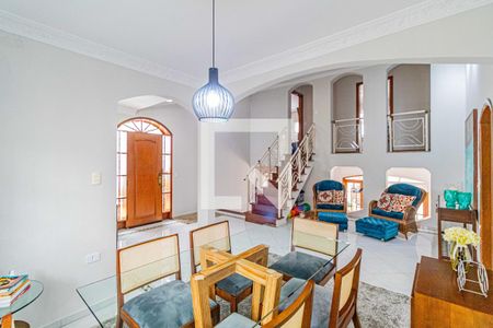 Sala de casa à venda com 3 quartos, 235m² em Cidade São Francisco, São Paulo