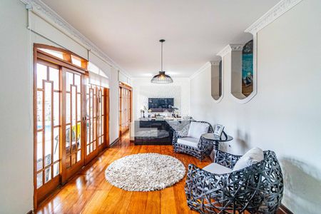 Casa à venda com 235m², 3 quartos e 2 vagas Casa à venda com 235m², 3 quartos e 2 vagasSala inferior