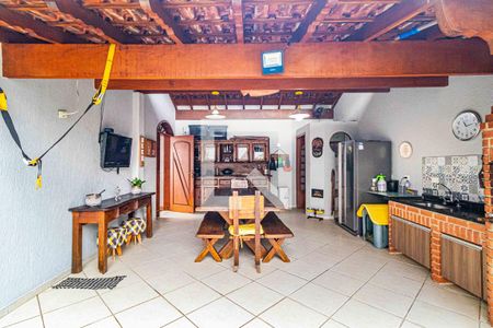 Casa à venda com 235m², 3 quartos e 2 vagas Casa à venda com 235m², 3 quartos e 2 vagasChurrasqueira