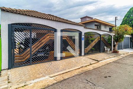 Casa à venda com 235m², 3 quartos e 2 vagas Casa à venda com 235m², 3 quartos e 2 vagasFachada