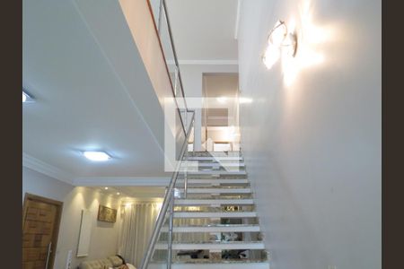 Sala - Escadas de casa à venda com 3 quartos, 394m² em Vila Cavaton, São Paulo