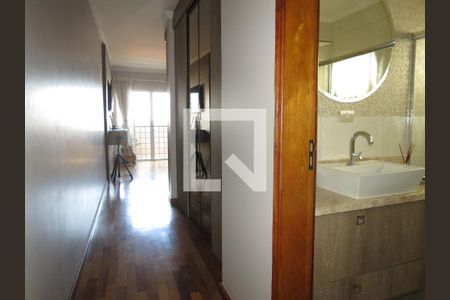 Casa à venda com 394m², 3 quartos e 4 vagasQuarto 1 - Entrada
