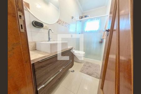 Casa à venda com 394m², 3 quartos e 4 vagas Casa à venda com 394m², 3 quartos e 4 vagasBanheiro Quarto 2