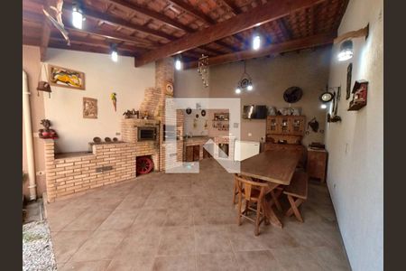 Casa à venda com 394m², 3 quartos e 4 vagas Casa à venda com 394m², 3 quartos e 4 vagasChurrasqueira